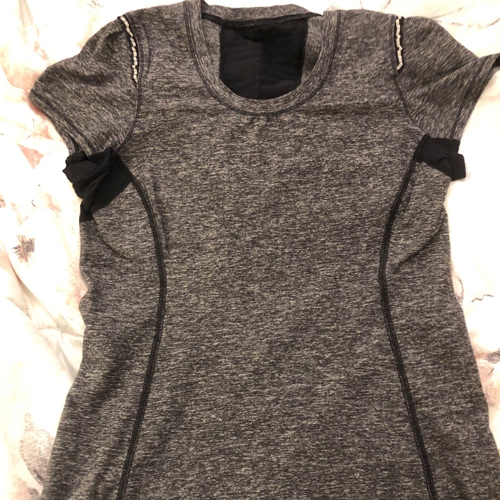 Lululemon short sleeve shirt